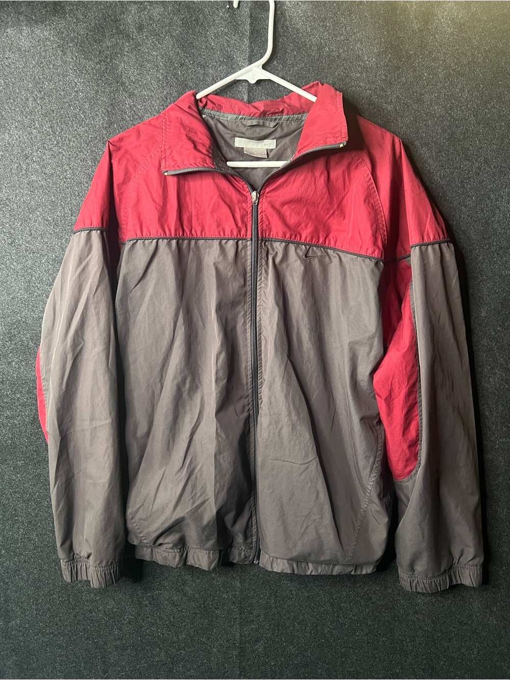 Nike Men's Windbreaker Jacket Gray Red Colorblock Full Zip Size M